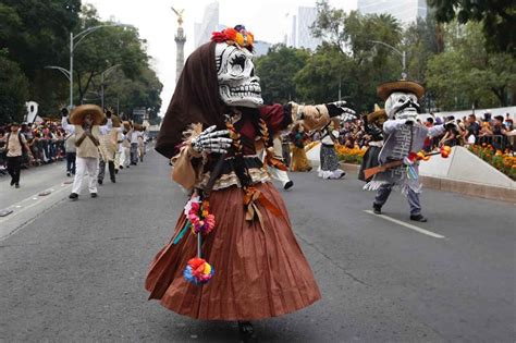 El Gran Desfile de Durango: Un homenaje a la carrera de Diego Luna en su tierra natal