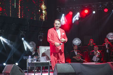 ¡El Concierto de İbrahim Tatlıses en Madrid: Una Noche Mágica de Música Turca!