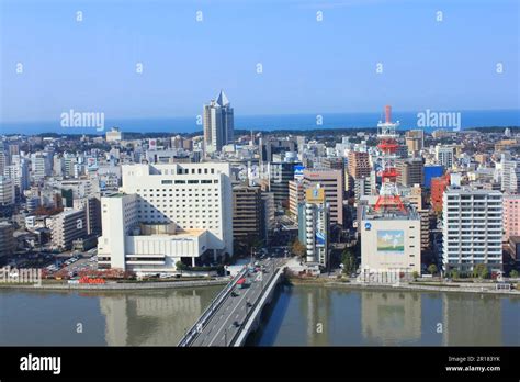 天気 新潟市中央区 今日の空はなぜかピンク色に染まっている